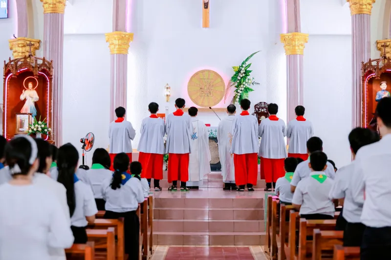 He Wore the Collar for 12 Years: The Ex-Con Who Fooled an Entire Diocese